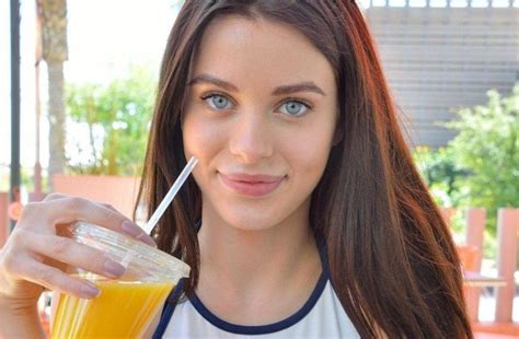 Lana Rhoades, ex actriz porno, anuncia retorno erótico ahora en ...